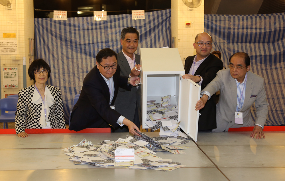 Ballot box opened by Chief Executive Leung Chun-ying.