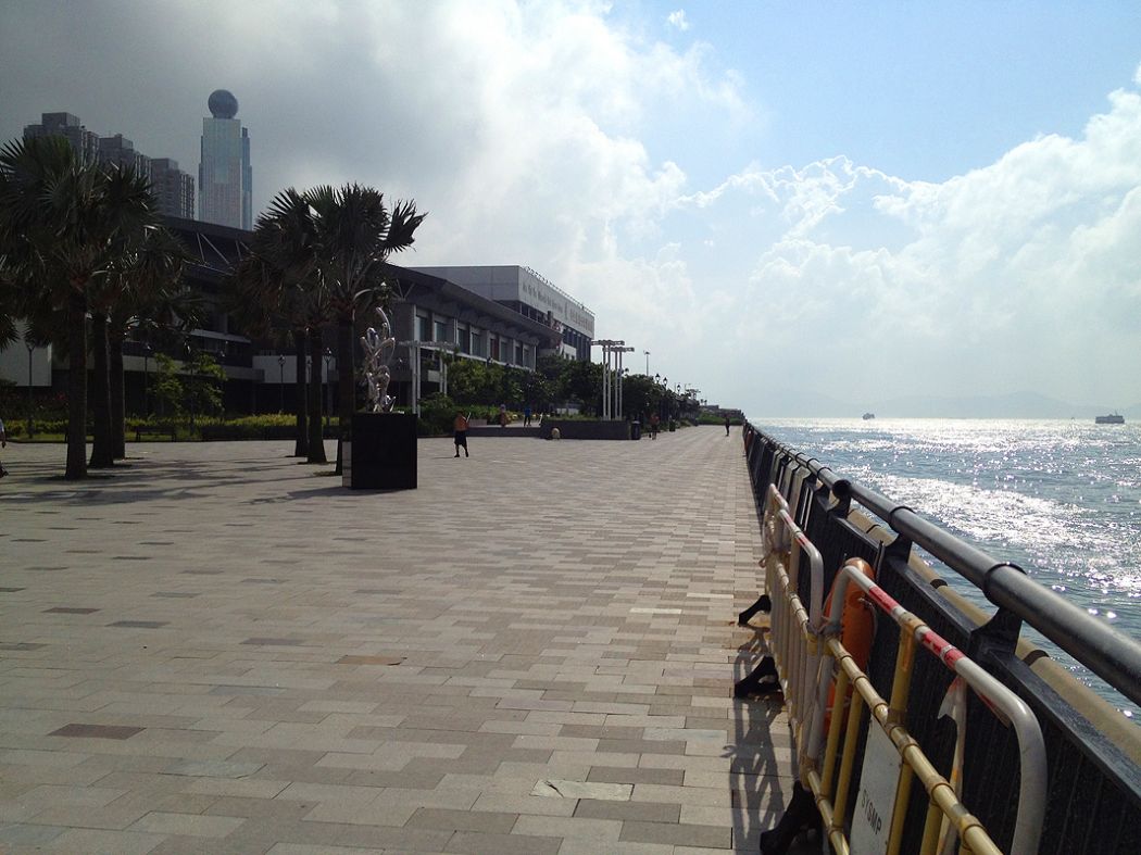 sai-ying-pun-waterfront-hong-kong-promenade