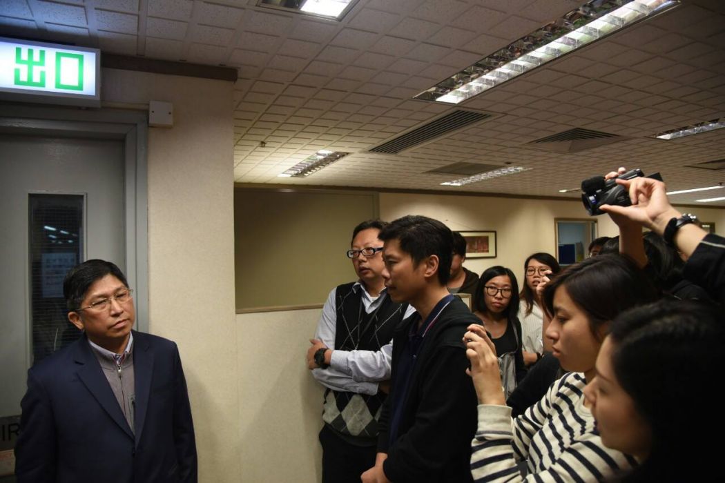 Chief Editor Chong Tien Siong questioned by staff.