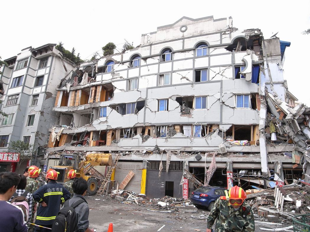 Sichuan earthquake building collaspe