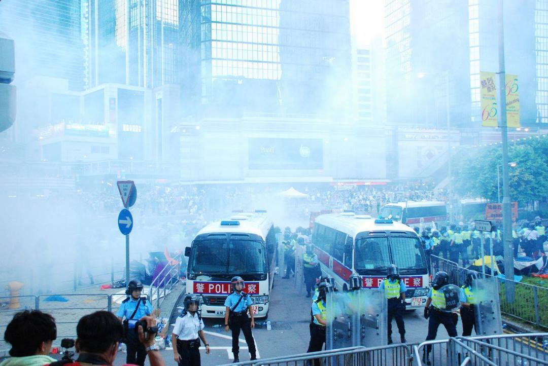 police tear gas admiralty hong kong democracy occupy universal suffrage umbrella movement