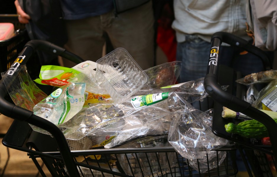 plastic attack supermarket