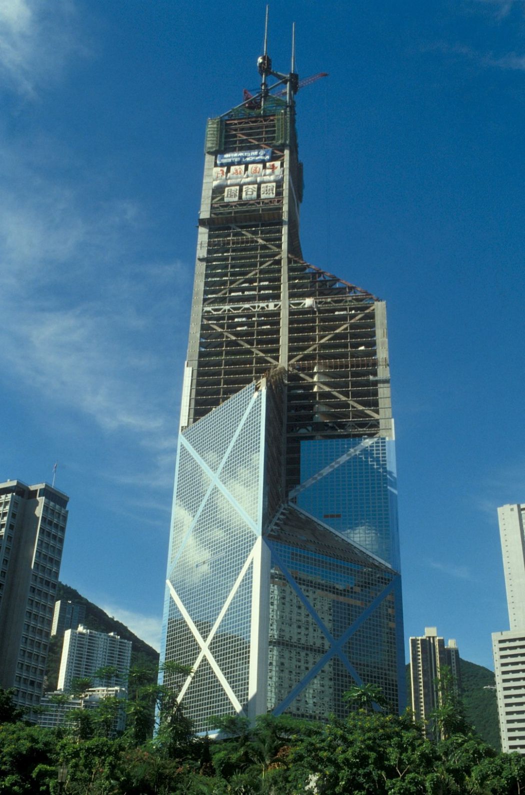 bank of china tower hong kong under construction