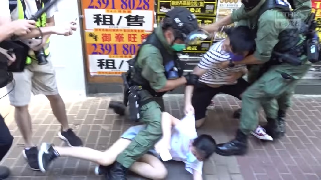 12 year-old girl tackled to ground by riot police in Mongkok on September 6