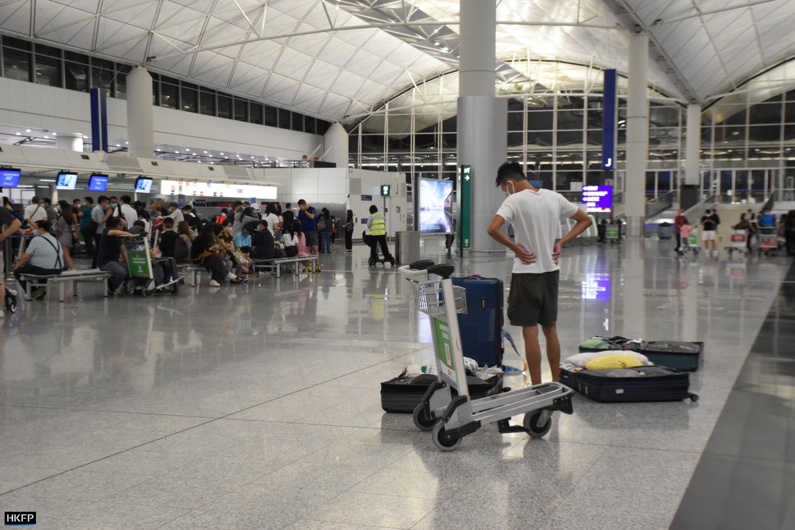 In Pictures: Tears and selfies at airport as Hongkongers bid a ...