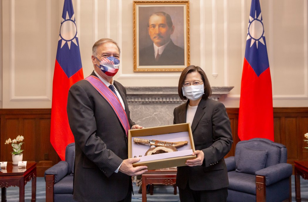 Mike Pompeo with Tsai Ing-wen