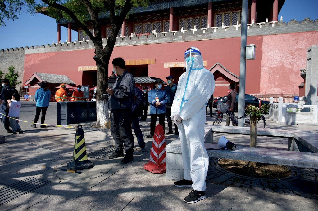 coronavirus near the entrance of the Forbidden City