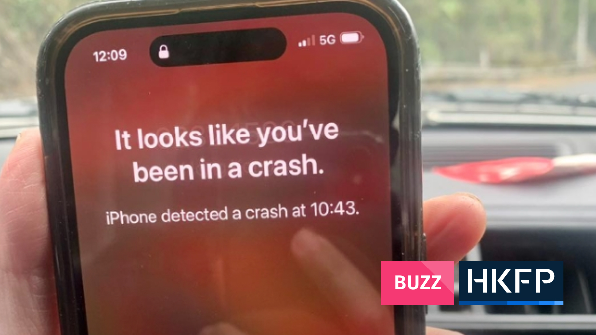 Hong Kong police deploy after iPhone automatically calls 999 with erroneous crash report