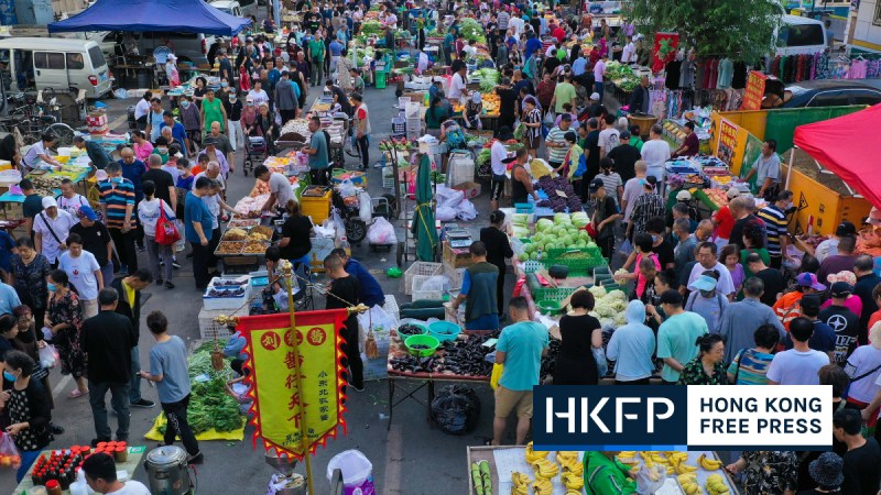 AFP China slips into deflation