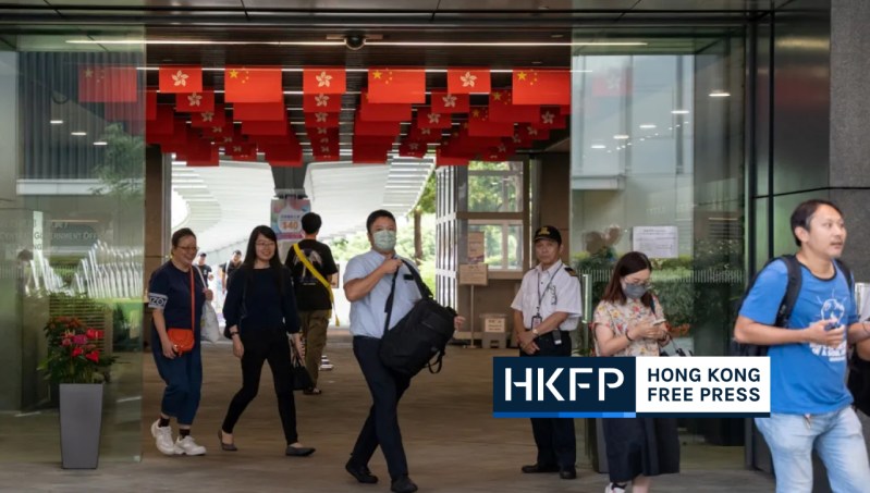 Civil Servants in the government headquarters in Admiralty. File photo: Kyle Lam/HKFP.
