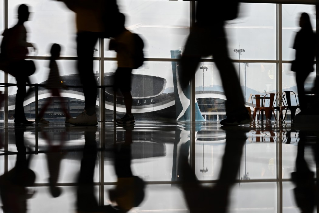 Travellers in the Hong Kong International Airport. Photo: GovHK.