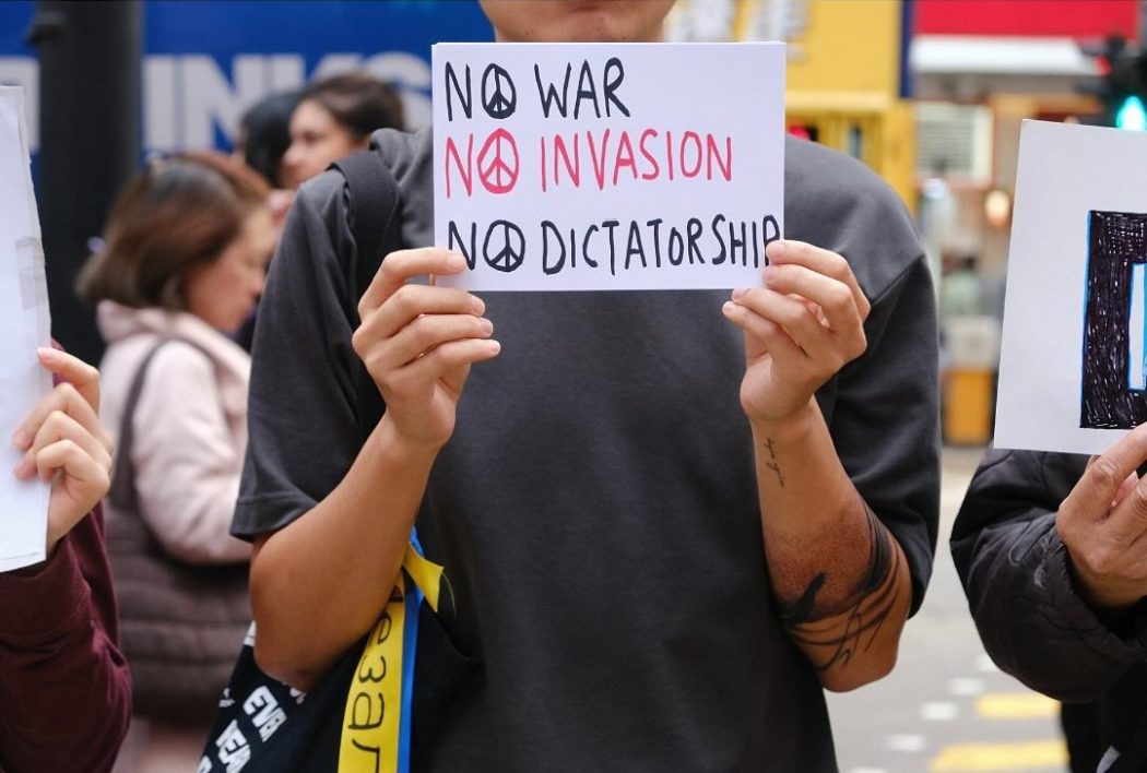 Demonstrators hold placards calling for ceasefires on February 24, 2024. Photo: @antiwar_hk.